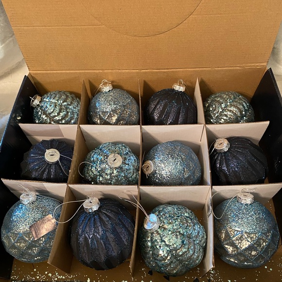 **NEW** Christmas Ornaments Shades of blue.12 ornaments/box. - Picture 4 of 14